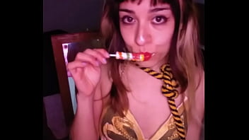 Bonneyuwu 10 02 cosplay leia mostrando sus tesoros star wars