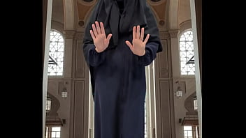 Abaya & hijab try on