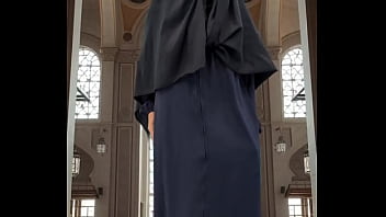 Abaya & hijab try on