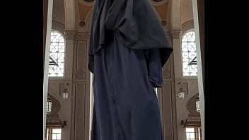 Abaya & hijab try on