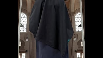 Abaya & hijab try on