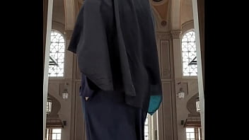 Abaya & hijab try on