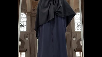 Abaya & hijab try on