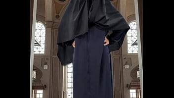 Abaya & hijab try on