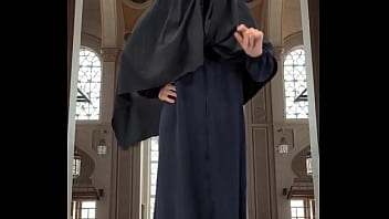 Abaya & hijab try on