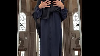 Abaya & hijab try on