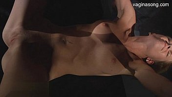 Glamour Pornstar Ass To Mouth thumbnail