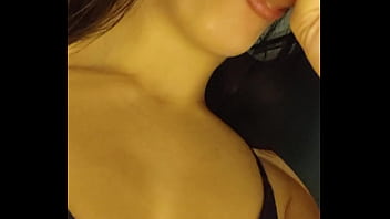 Pov debora mendes faz oral cavalgada invertida de calcinha preta com gozada por fora no motel