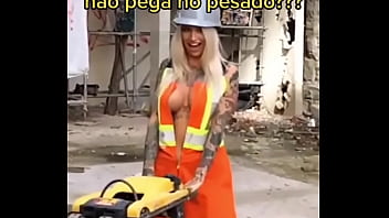 Alguém sabe o nome dessa loira perfeita