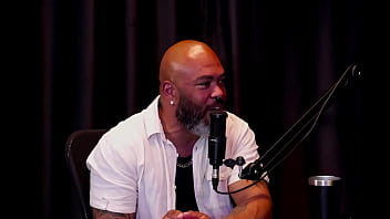 Leva o squirting muito a sério a mulher espera uma sensação nova e o ponto principal para ele foi cadu sem fôlego watch sheer red