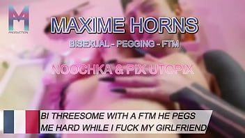 Double Pénétration De Plaisir Je Glisse Entre Leurs Deux Chattes En Feu Pixutopix Et Noochka2 Me Supplient De L thumbnail