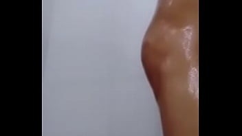 Venezolana se gana la vida en peru