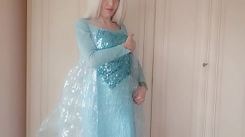 Come to undress the beautiful elsa from frozen
