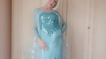 Come to undress the beautiful elsa from frozen