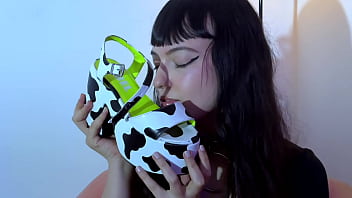 My feet or balloons which would you play with first