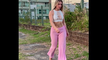 Minha calça transparente com calcinha branca a mostra