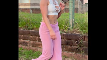 Minha calça transparente com calcinha branca a mostra