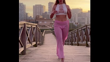 Minha calça transparente com calcinha branca a mostra