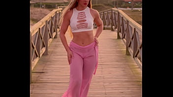 Minha calça transparente com calcinha branca a mostra