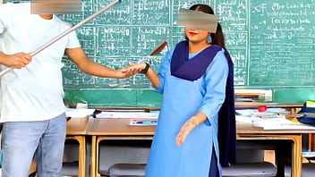गांव की छात्रा को होमवर्क पूरा न करने पर टीचर ने दी सजा गांव की छात्रा को होमवर्क पूरा न करने पर टीचर ने दी सजा