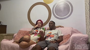 Olhando as fotos da minha madrasta de pau duro hoje vou comer a mulher do meu pa