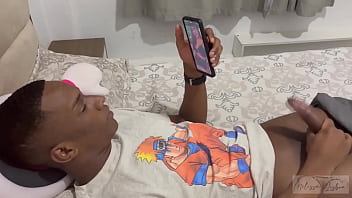 Olhando as fotos da minha madrasta de pau duro hoje vou comer a mulher do meu pa