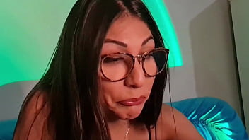 Provocando os safadinhos da internet camgirl