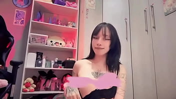 Sozinha No Meu Quarto Mostrando Meus Peitinhos 。> <。 thumbnail