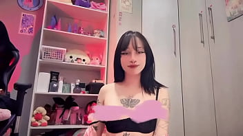 Sozinha No Meu Quarto Mostrando Meus Peitinhos 。> <。 thumbnail