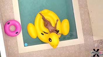Maxine x plays with her pussy as she sunbathes in the pool