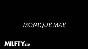 Monique mae is a hot milf who does it she’s got looks she cleans she cooks she sucks & rides