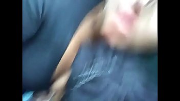 Le Mamo La Teta A Mi Esposa thumbnail