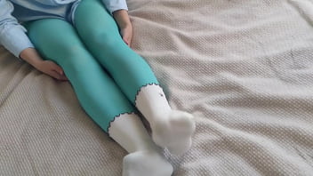 Socks over pantyhose is a great outfit for sockjob