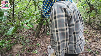 สาวไทย เดินหาเห็ดในป่าลึกจนปวดเยี่ยว