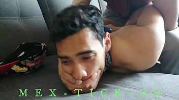 Chico Hetero Cosquilleado Y Amordazado thumbnail