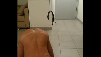 Mâle attaché et soumis