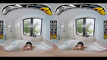 Virtual porn kiana kumani’s wet and wild bath turns into intense pussy and cock action with her step brother