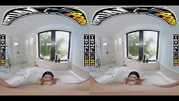 Virtual porn kiana kumani’s wet and wild bath turns into intense pussy and cock action with her step brother