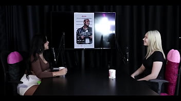 Sua posição preferida no sexo é de 4 e disse quem daria match no jogo do tinder vivian lola sheer red