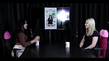 Sua posição preferida no sexo é de 4 e disse quem daria match no jogo do tinder vivian lola sheer red