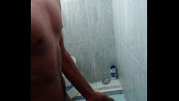 Haciendome una rica paja ante de bañarme para salir