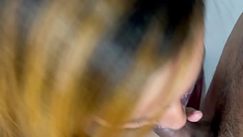 Esposa safada foi pra academia com plug no cuzinho