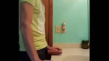 Novinho Batendo Punheta thumbnail