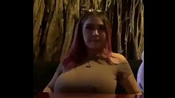 La puta tetona streamer