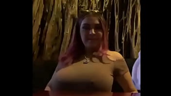 La puta tetona streamer