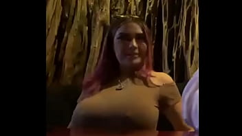 La puta tetona streamer