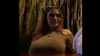 La puta tetona streamer