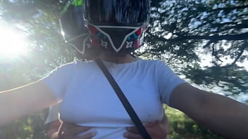 Recogí un cliente de didi sin sostén y se dio cuenta de mis grandes tetas