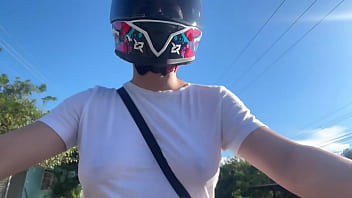 Recogí un cliente de didi sin sostén y se dio cuenta de mis grandes tetas