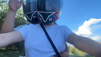 Recogí un cliente de didi sin sostén y se dio cuenta de mis grandes tetas